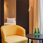 Moevenpick Hotel *