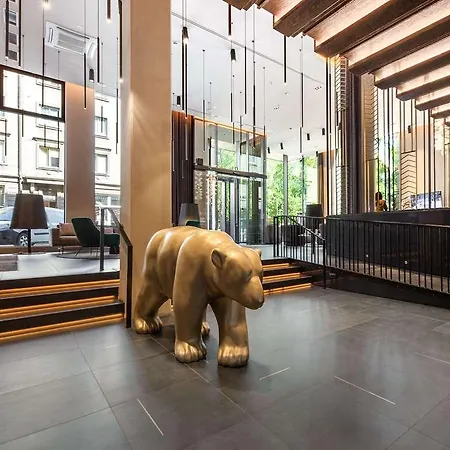 Moevenpick Hotel *